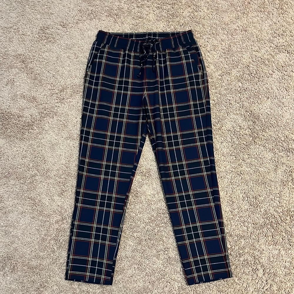Men’s Forever 21 Slacks Size Large fits 32 waist and 34 length